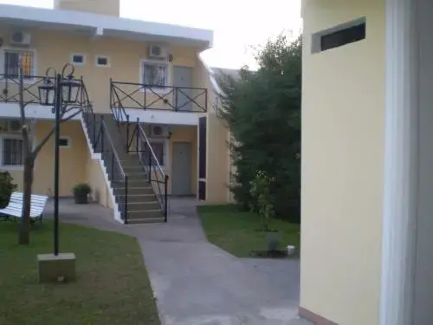 Apartamentos La Esmeralda