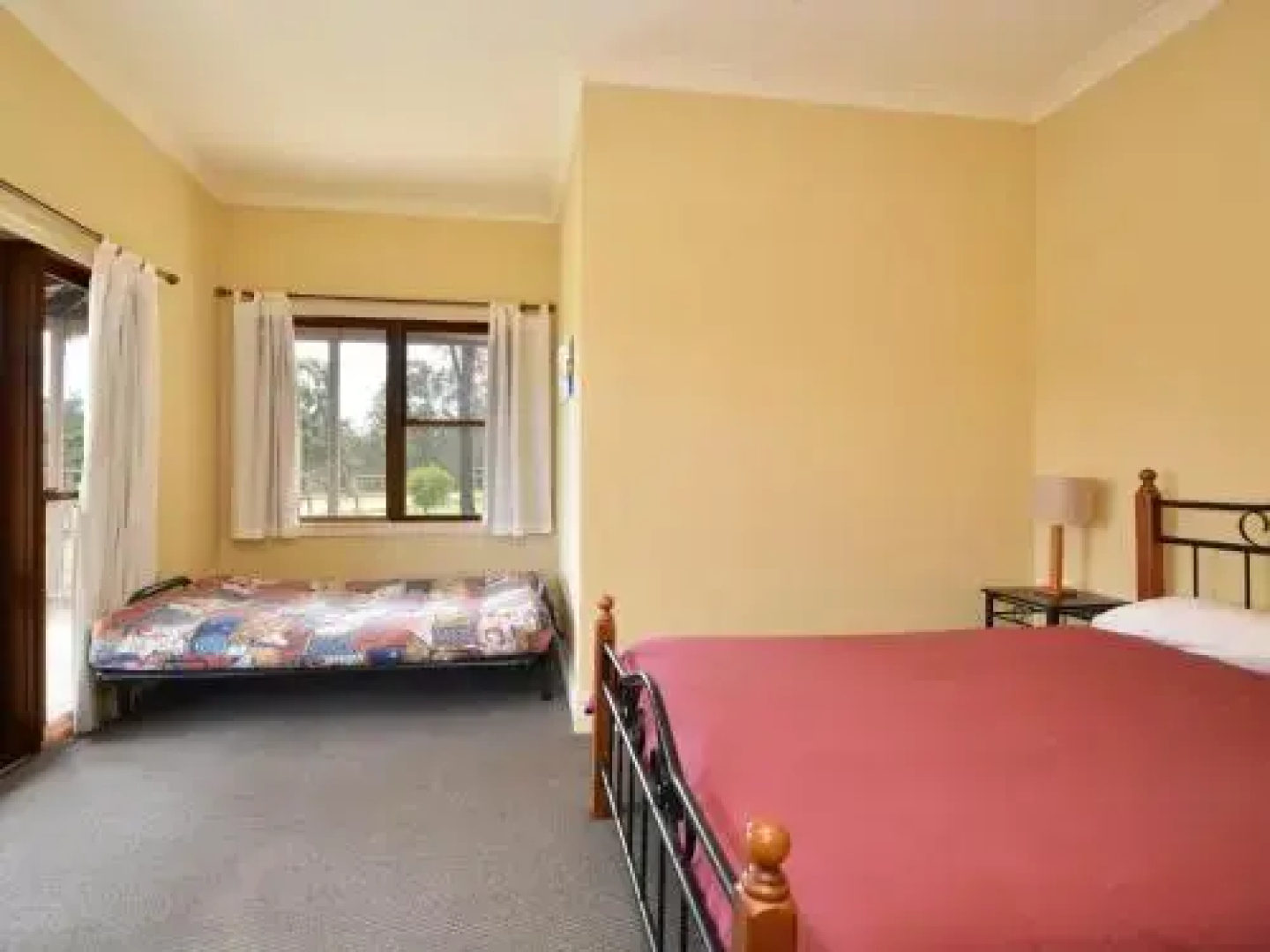 Grasmere Estate Homestead - hear the Lions roar from nearby Hunter Valley Zoo