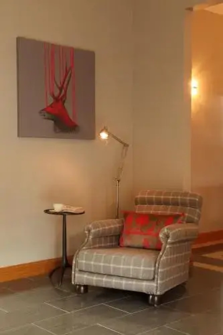 Hawkswood House and The Roundel