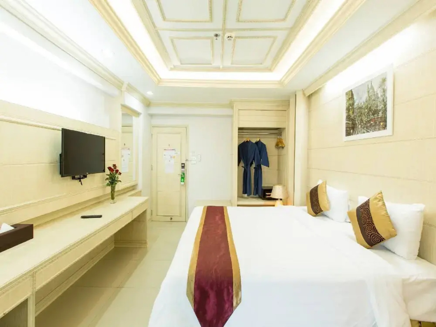 Golden Dragon Suvarnabhumi Hotel