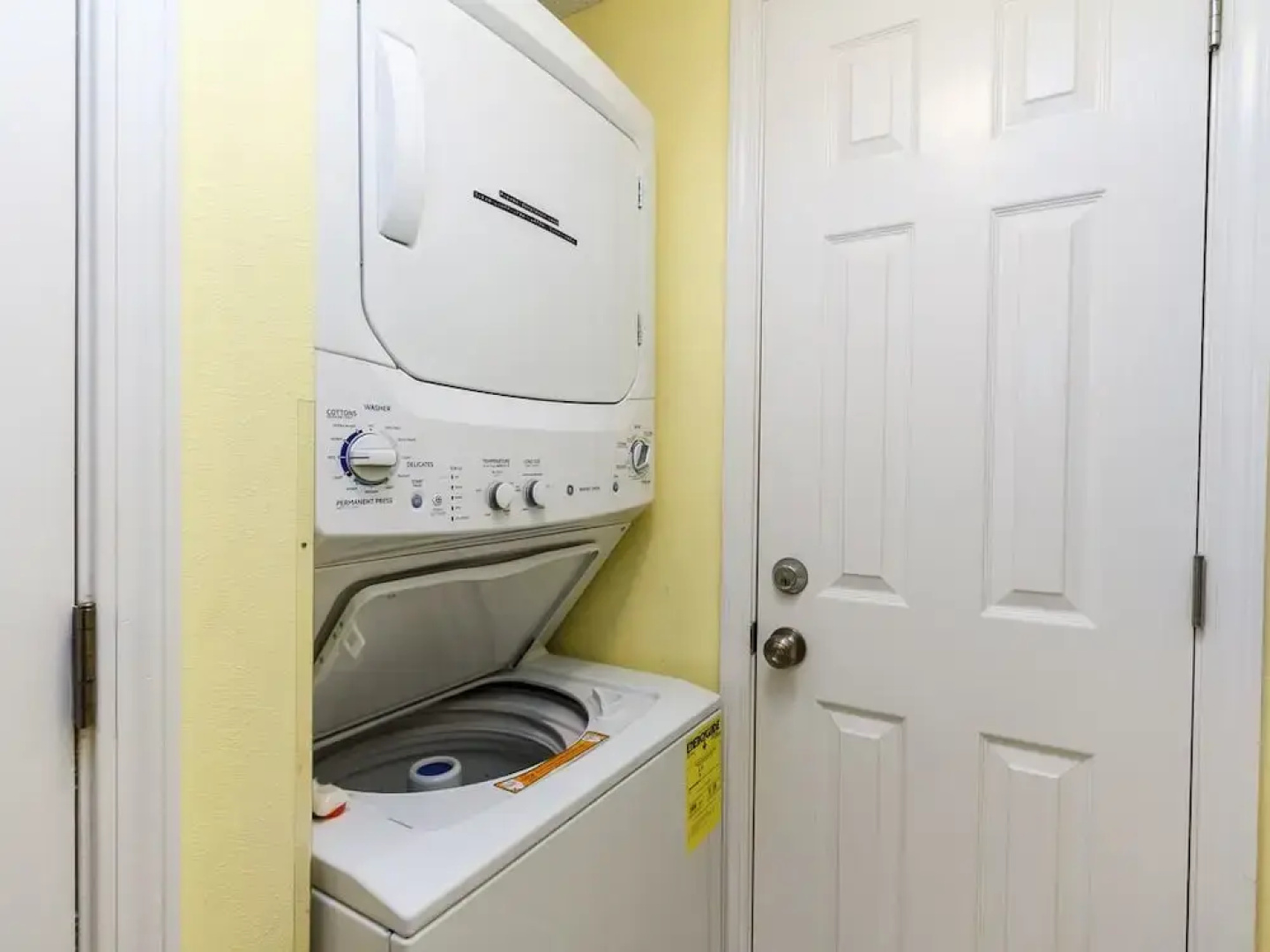 Island Princess 202: Impressive Beachfront Condo, WIFI, BEACH SVC, KEYLESS
