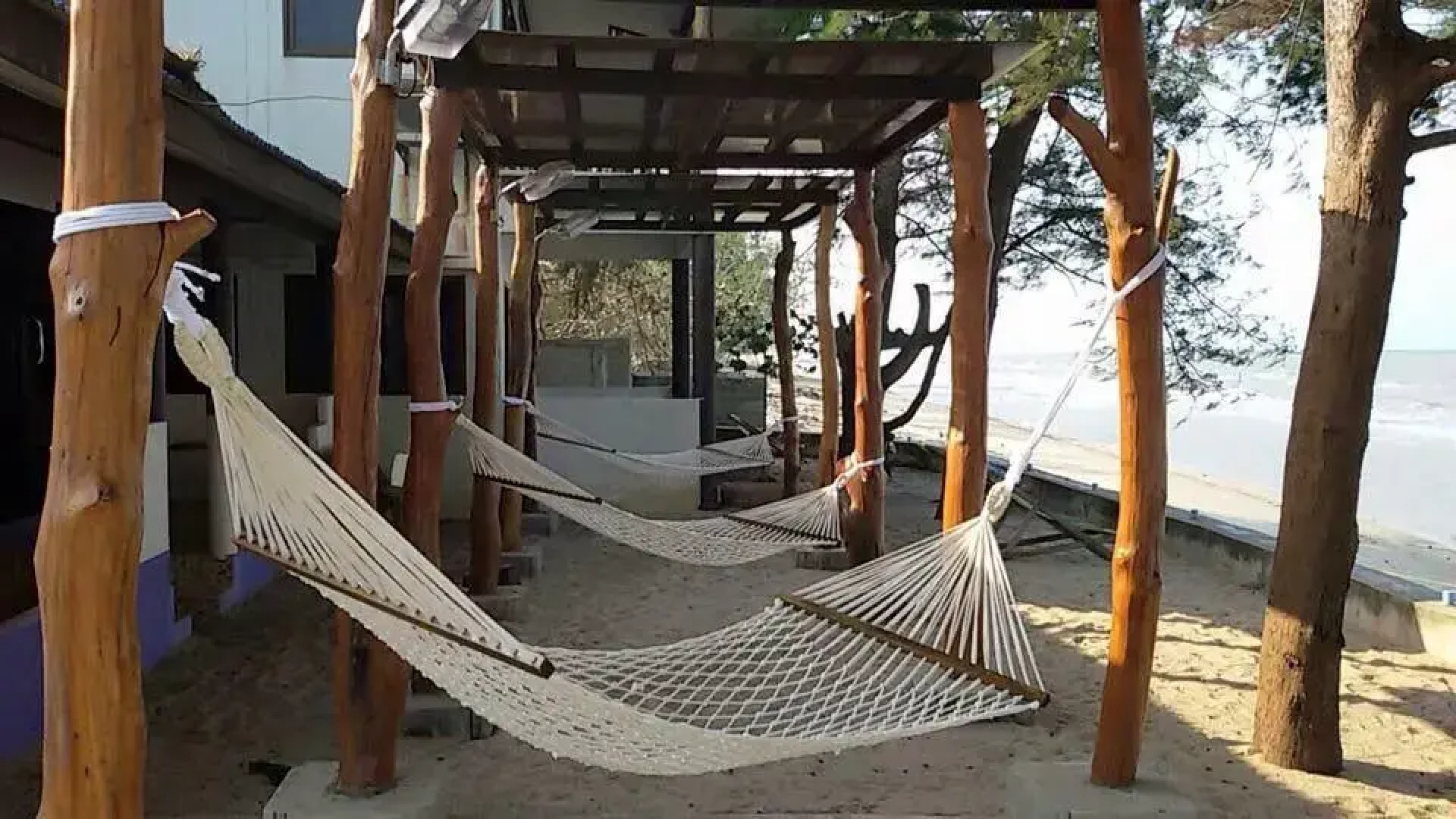 Roong Arun Resort