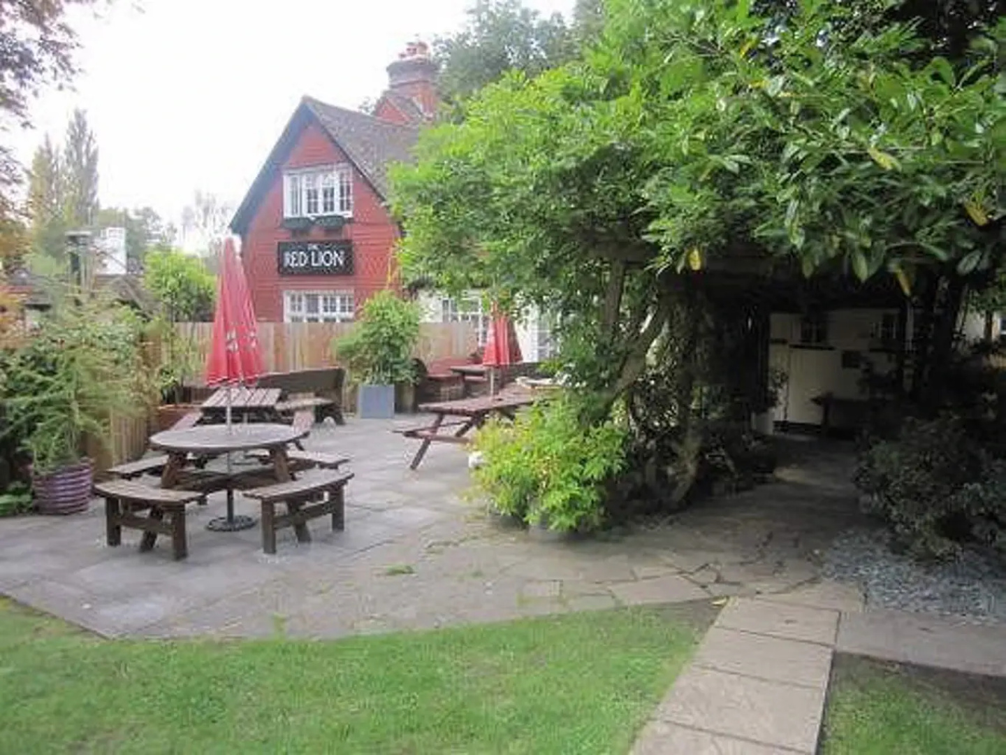 Red Lion & Cellar Room Hotel