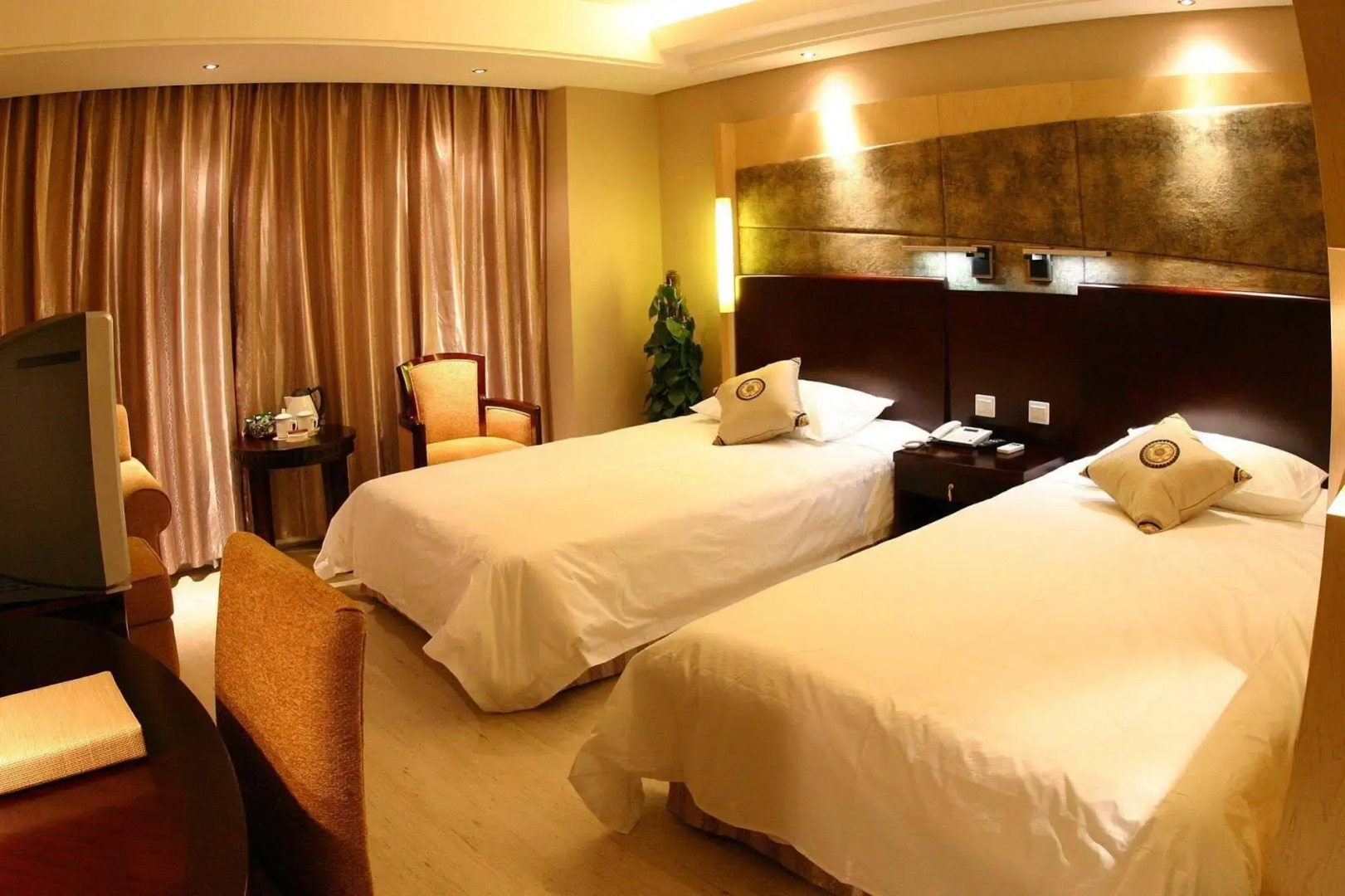 Shiweitian Holiday Hotel