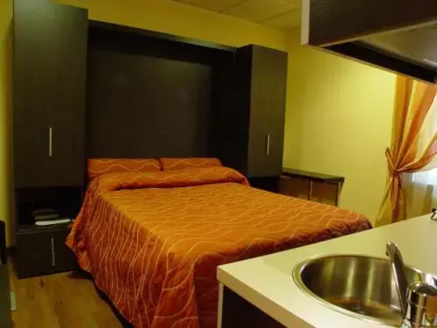 Hotel Iris