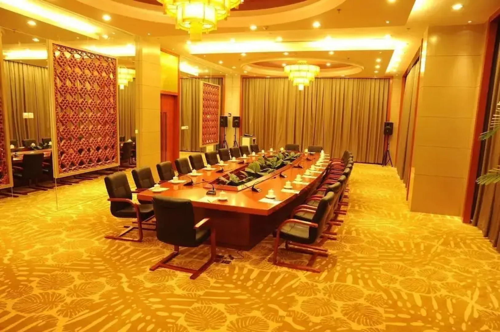 Tengchong International Golf Resort Hotel