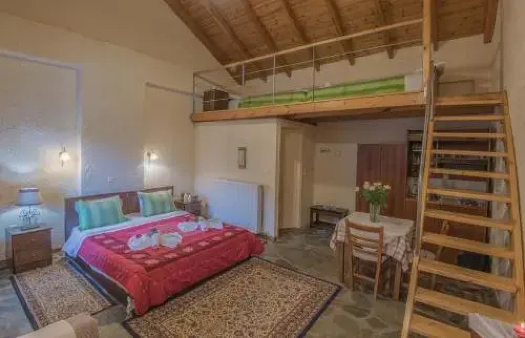 Mesostrati Guesthouse