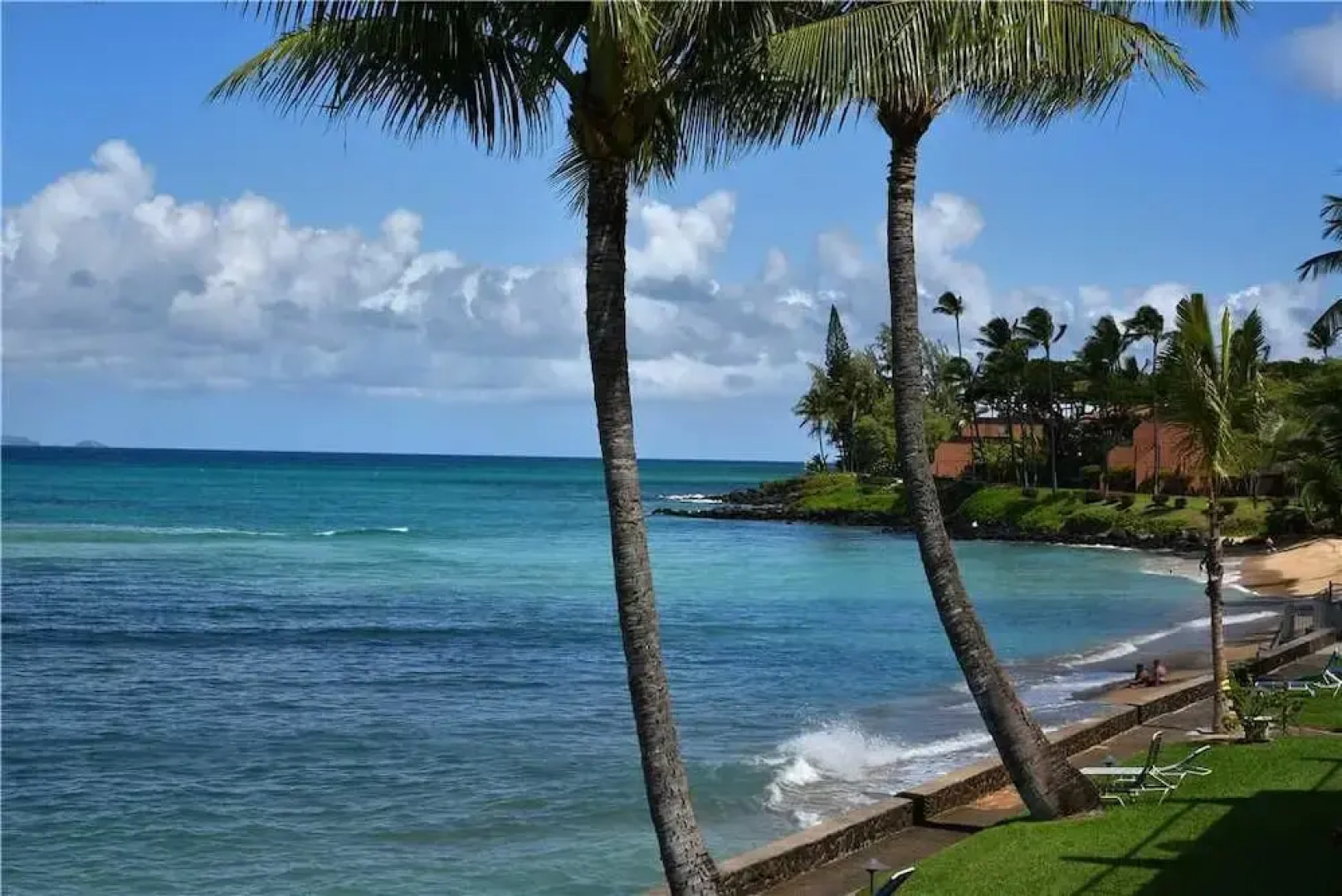 Lokelani #A205 - 2 Br condo by RedAwning