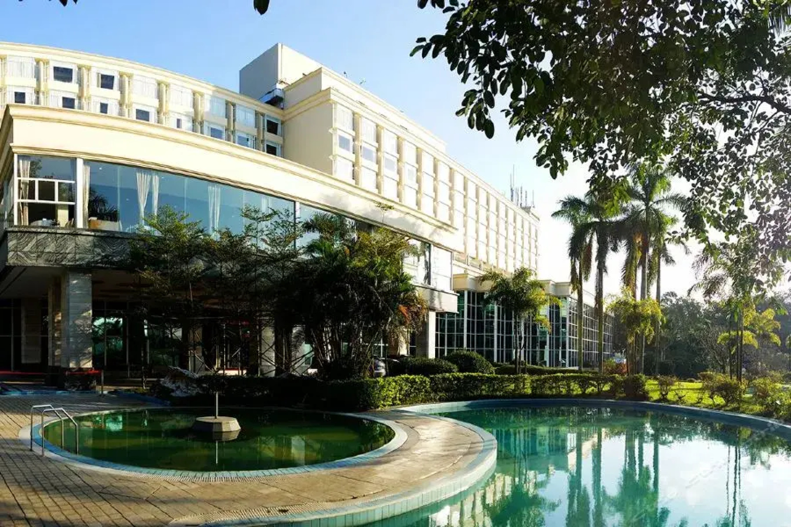 Scenic Holiday Hotel