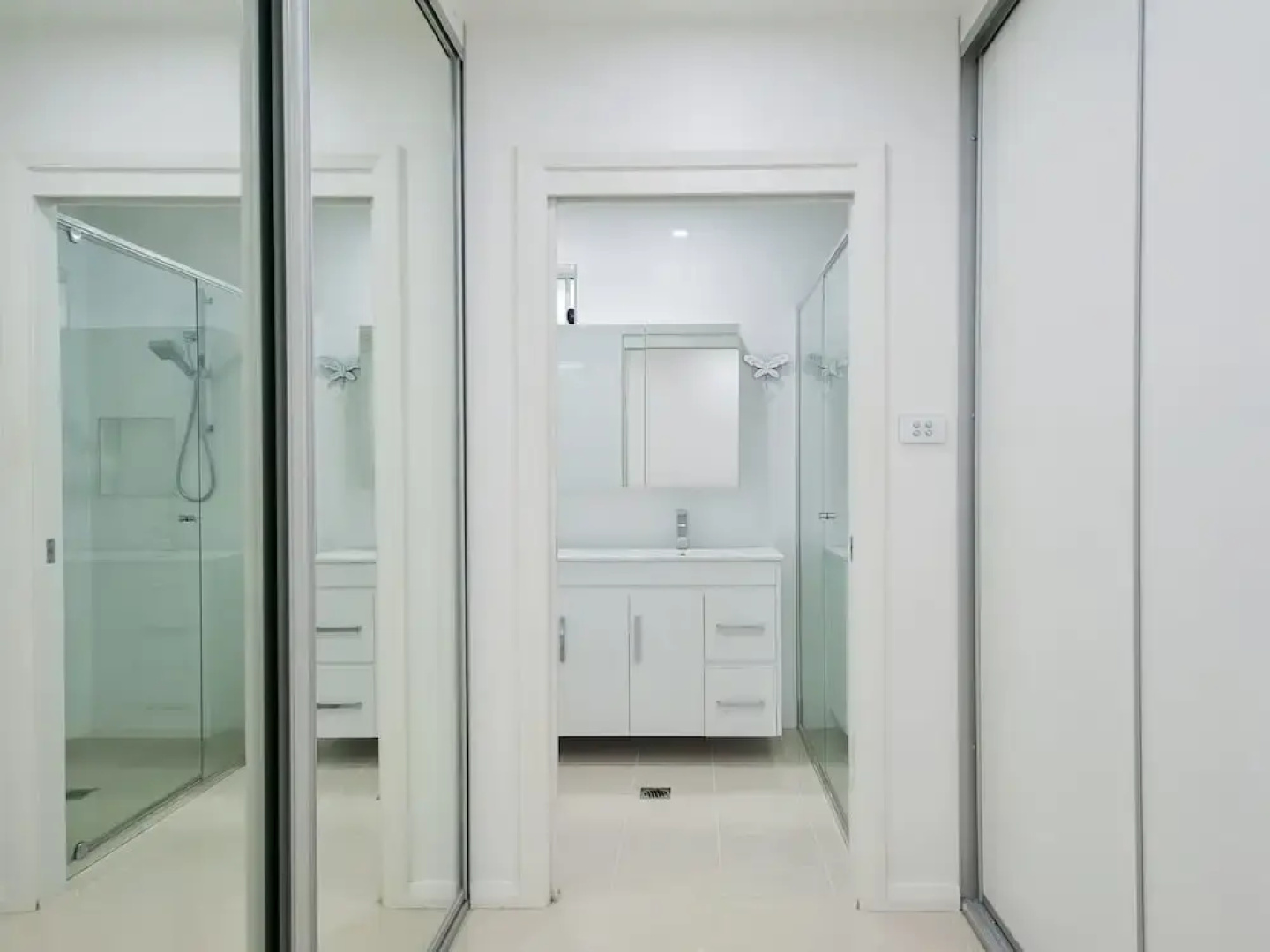 Stunning Waters Penthouse, Sandy Point Road, 46