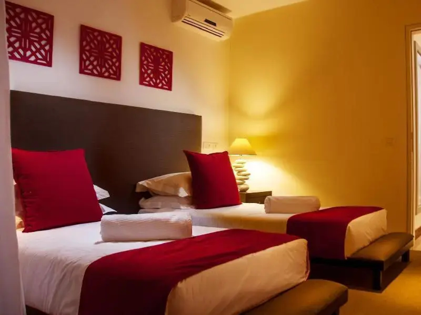 Leora Beach Luxury Suite by Dream Escapes
