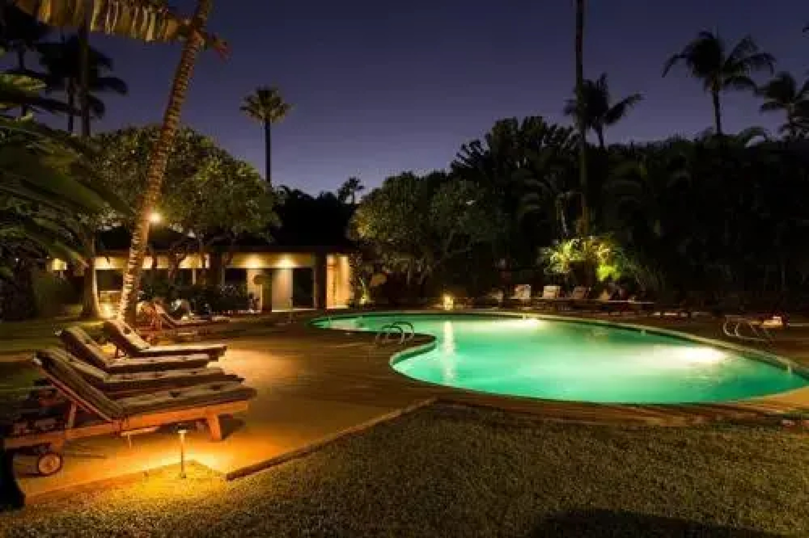 Poolside Aina Nalu Condo D107 - 2 Br Condo