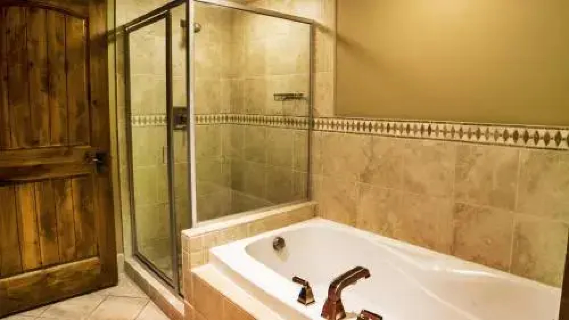 Journey's End - LOM402 - 1 Br Apts