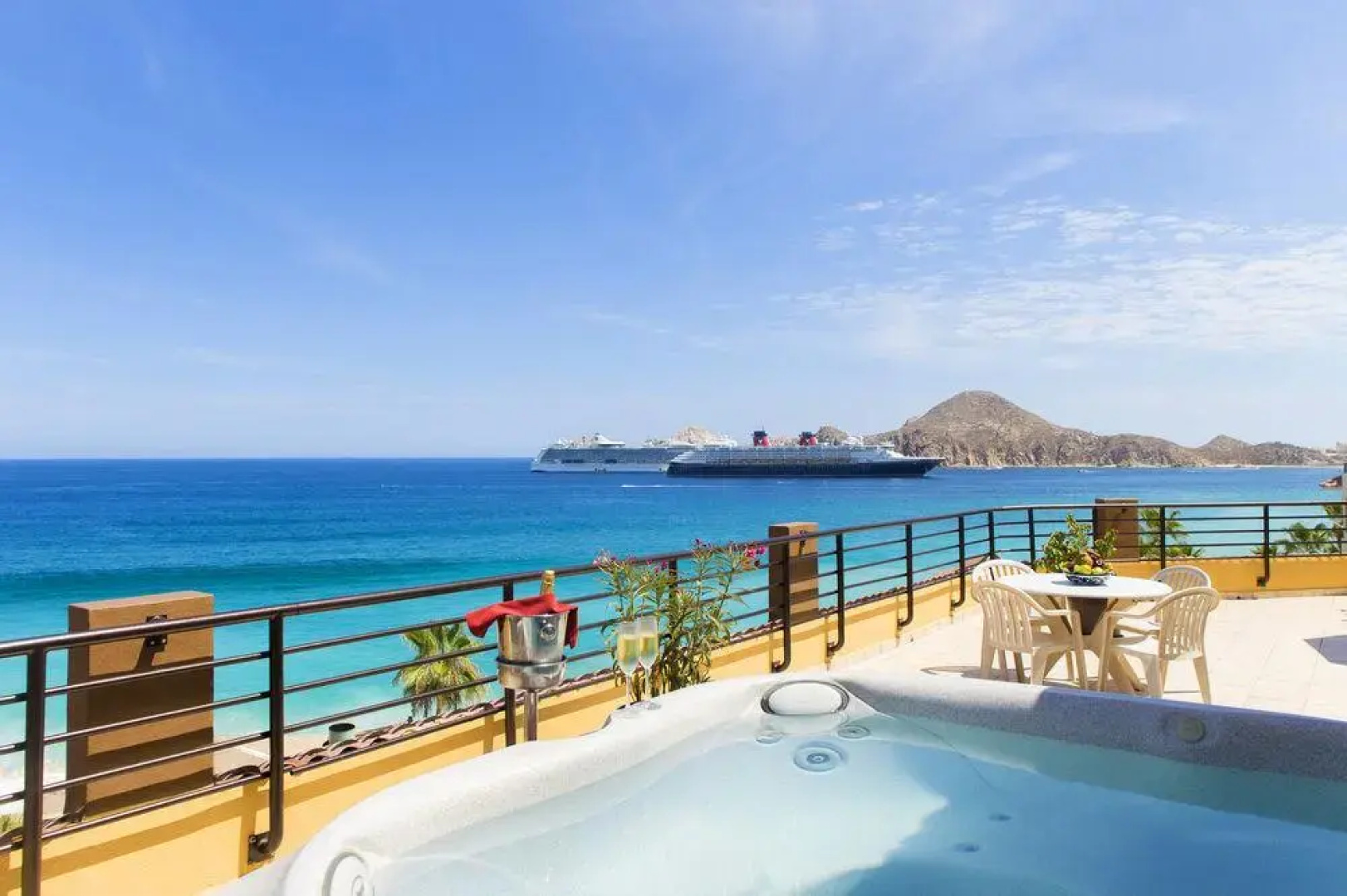 Villa del Palmar Residences