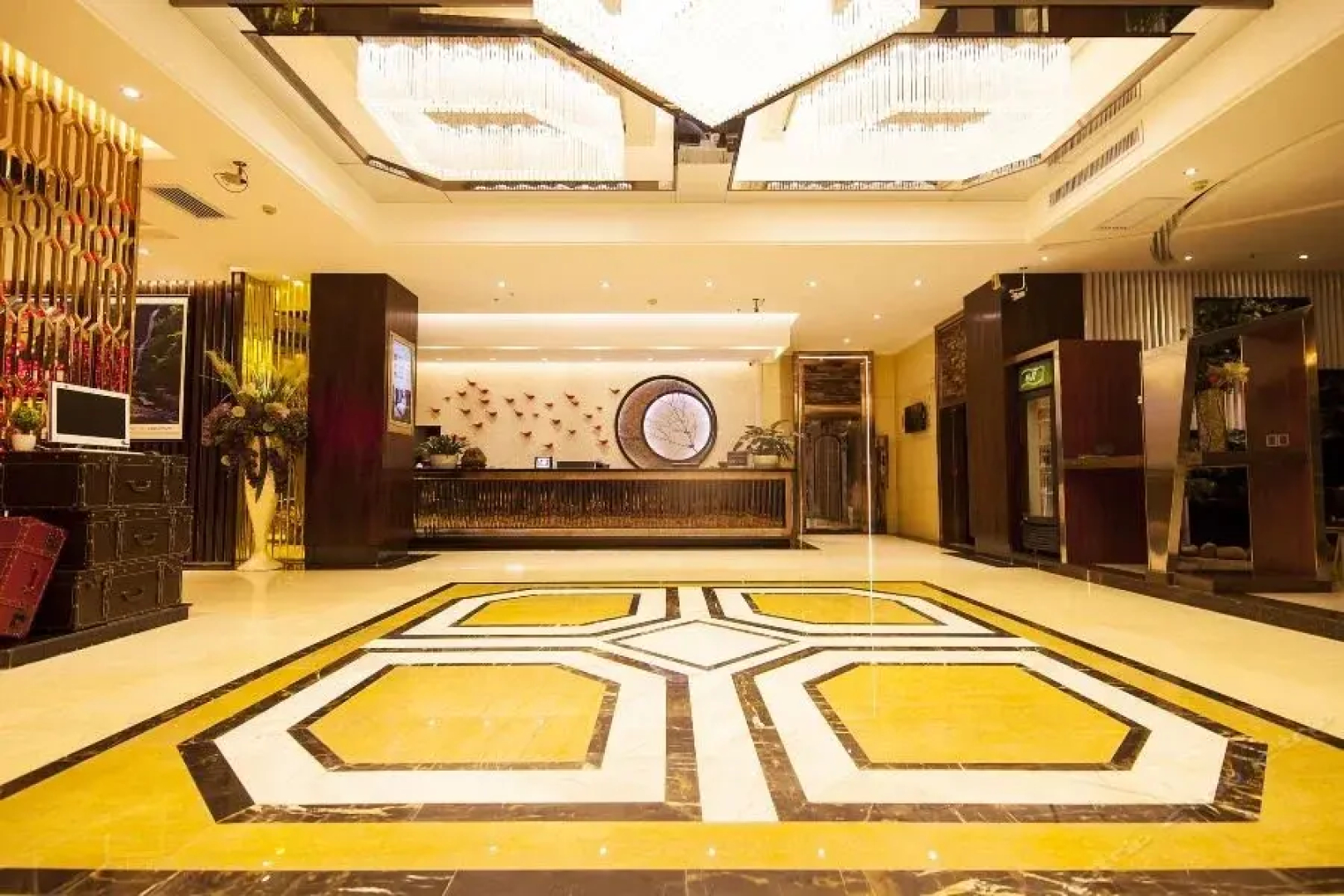 Hezhou Joy City Hotel