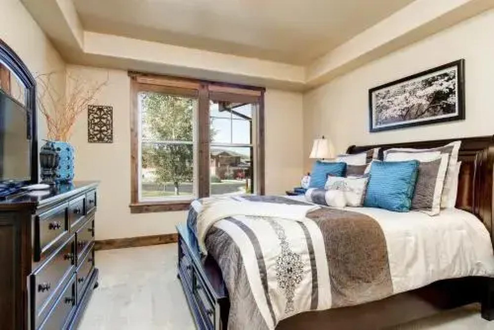 9881 North Vista Drive Condo Unit 102