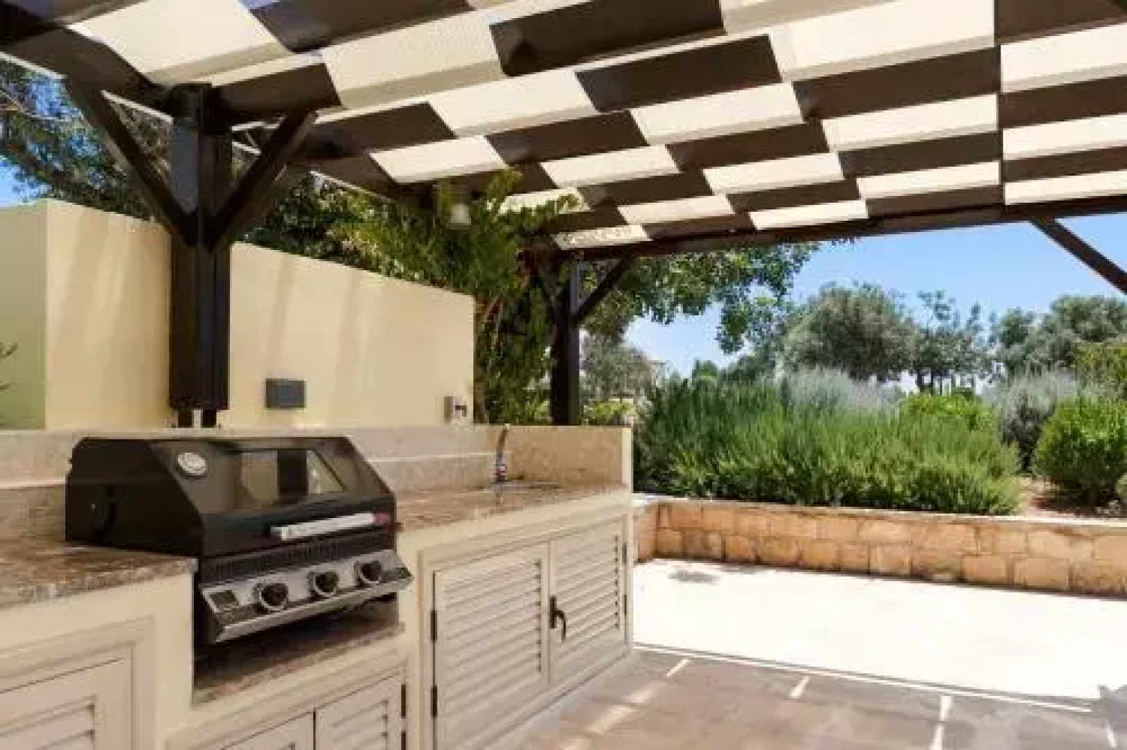 4 bedroom Villa Galinios with large private pool, Aphrodite Hills Resort