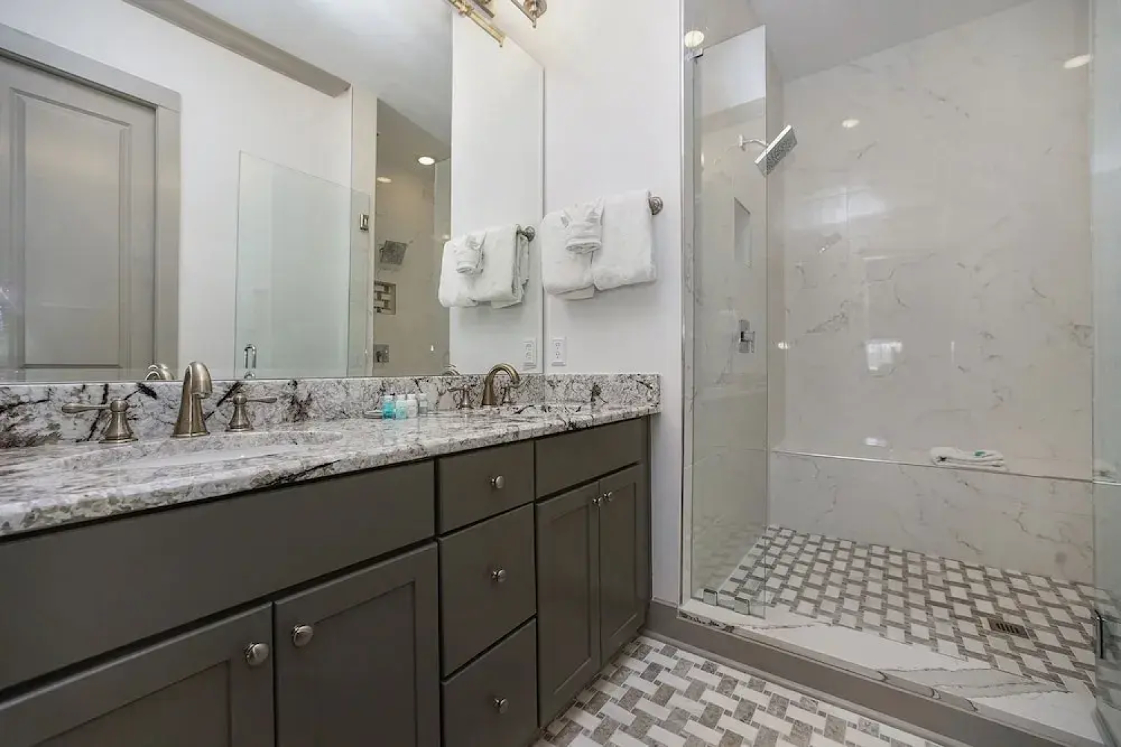 Sunset Beach Unit 2 - 3 Br Home