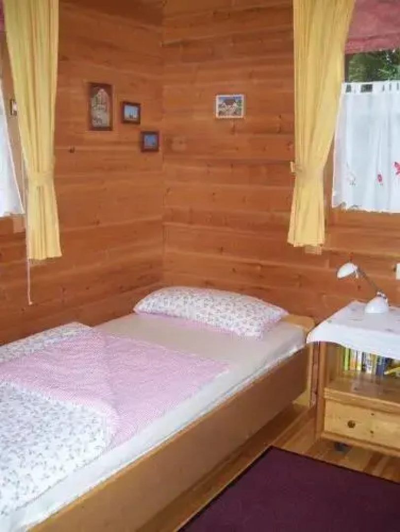 Komfortables-Ferienblockhaus-Nr-27-56-qm-bis-4-Personen-Viechtach-Jaegerpark