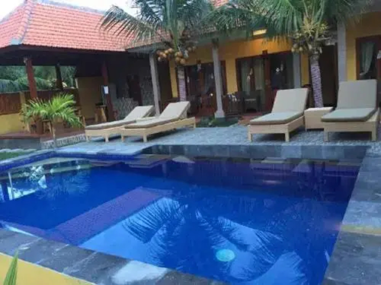 Yellow Bridge Homestay