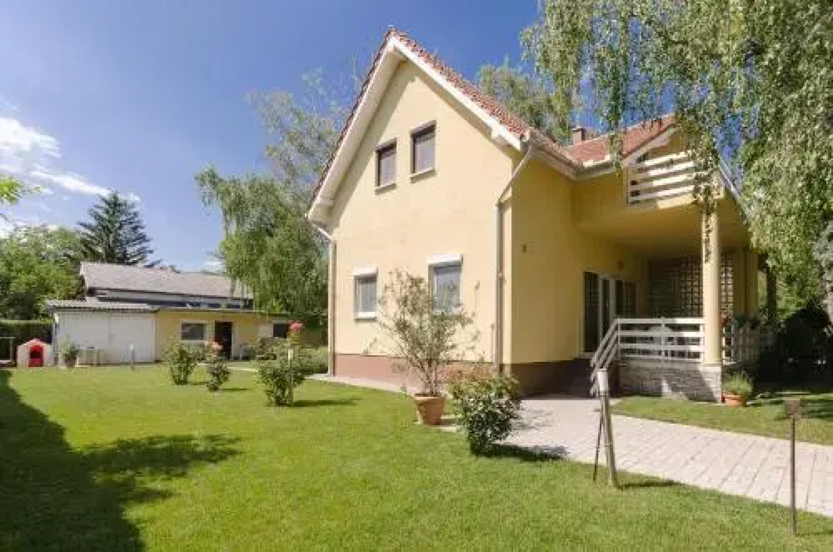 Kenese Gyöngye Apartmanház