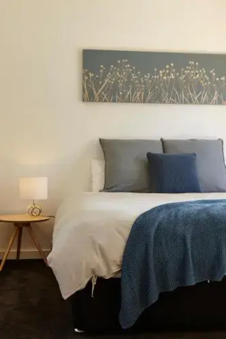 MounTin Hut - Central Bright