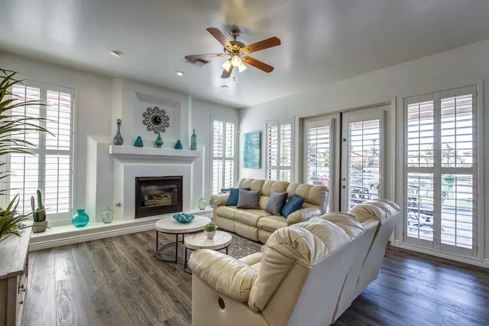 Freeport - 4 Br home by RedAwning