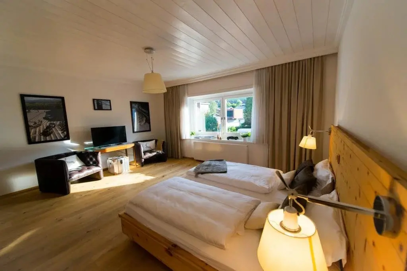 Bentley Motors Lodge