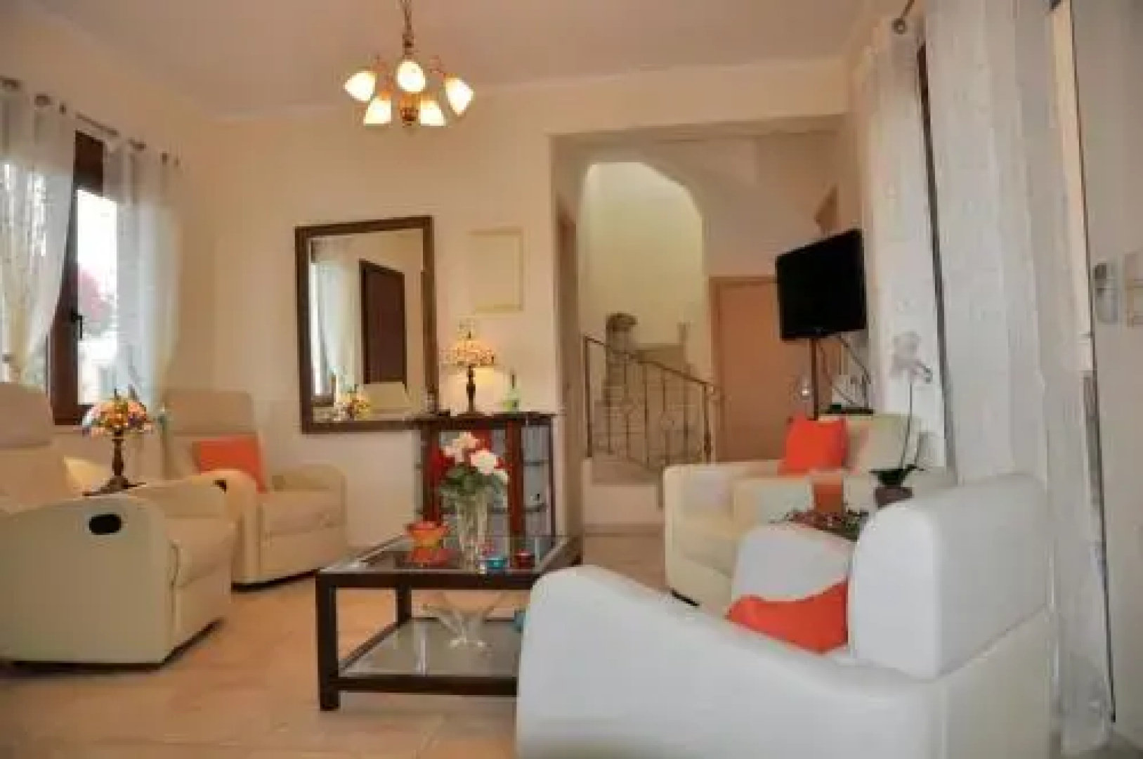 Akrotiri View Villas