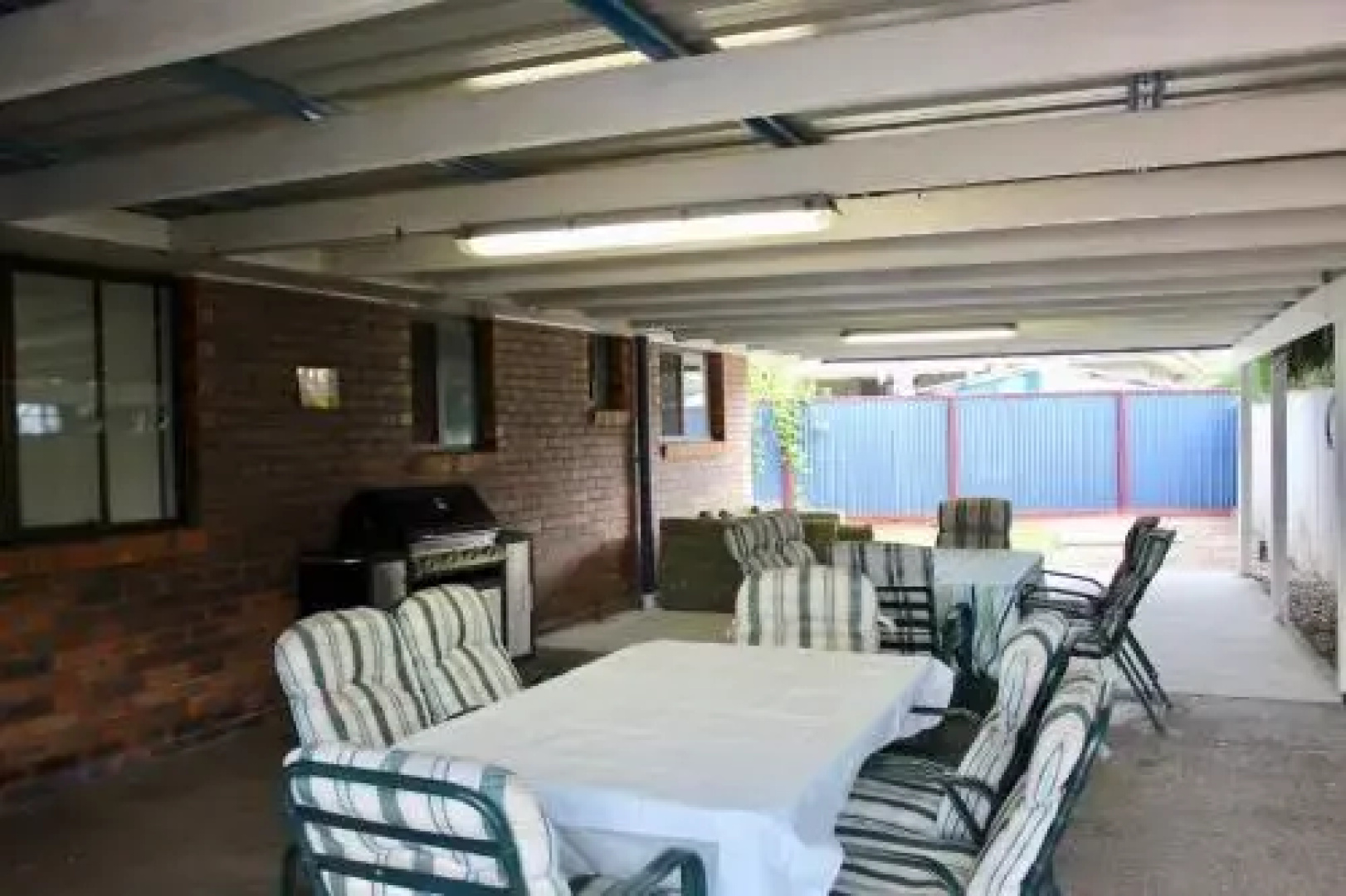 Lowset pet friendly home, with room for a boat, Palm Ave, Bongaree