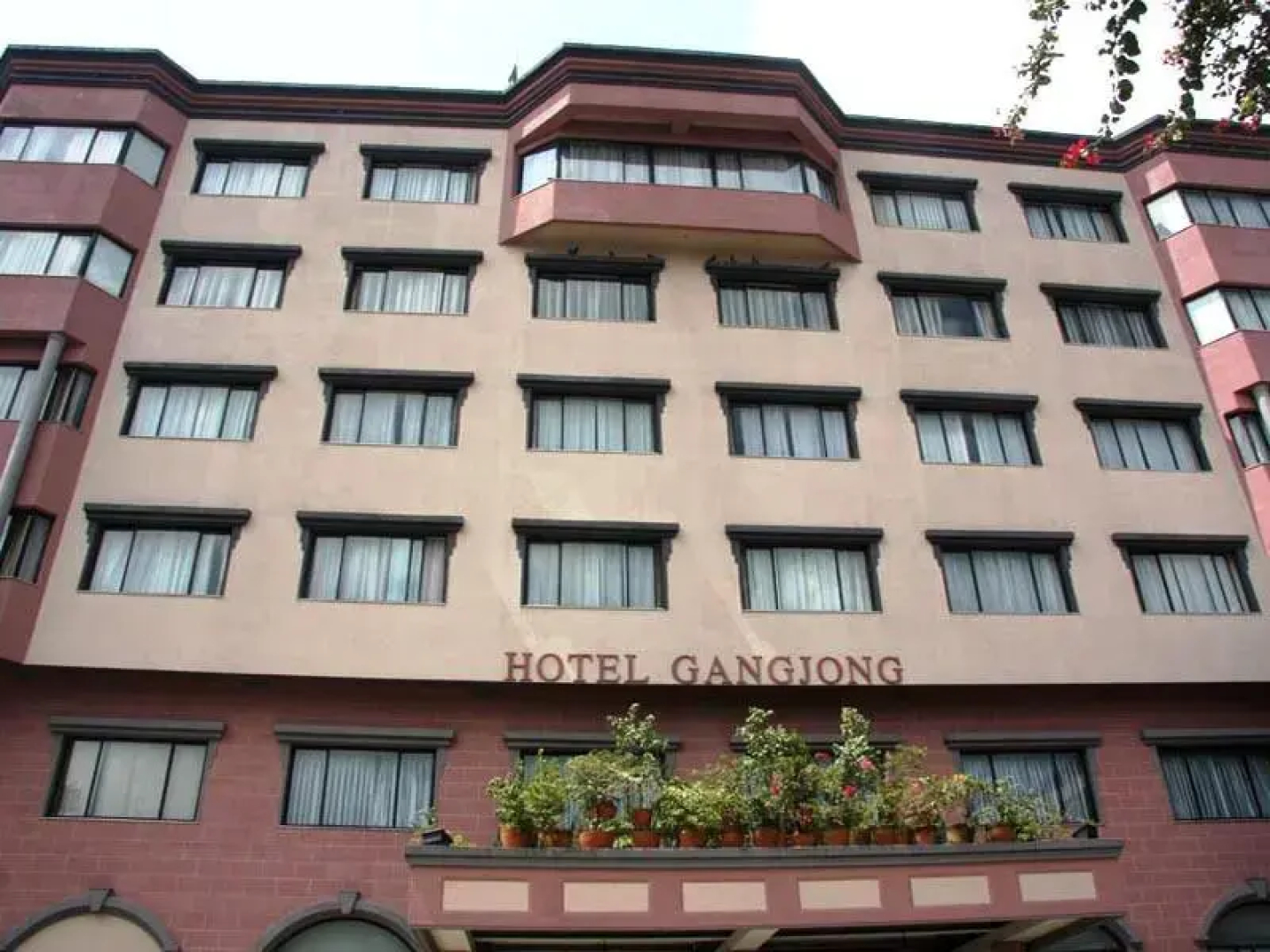 Hotel Gangjong