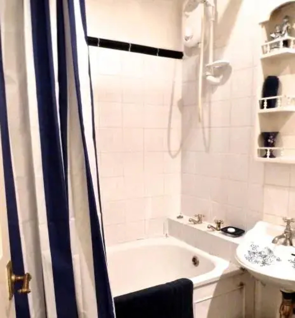 Crystal Palace Apartment
