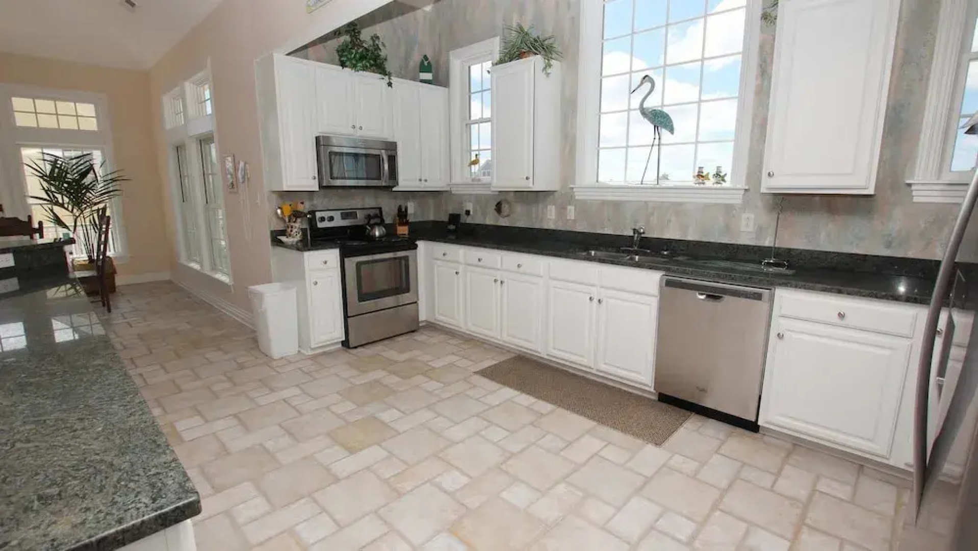 Trading Winds - 6 Br Home