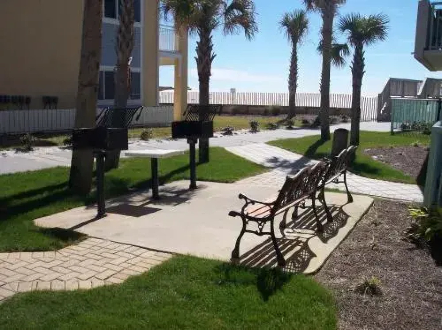 Pelican Isle 210 by RedAwning