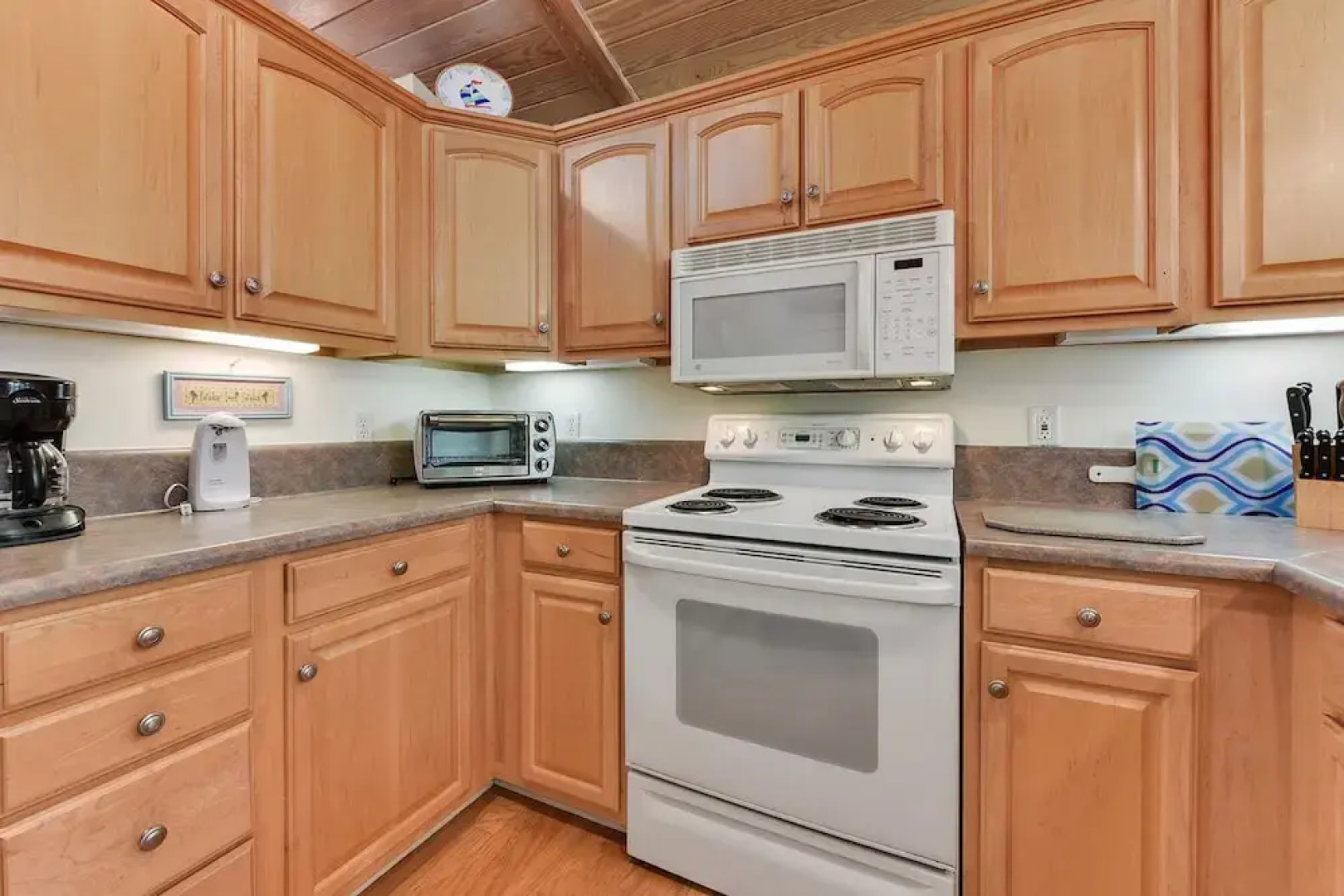 Beach, Love, and Happiness - 4 Br Home