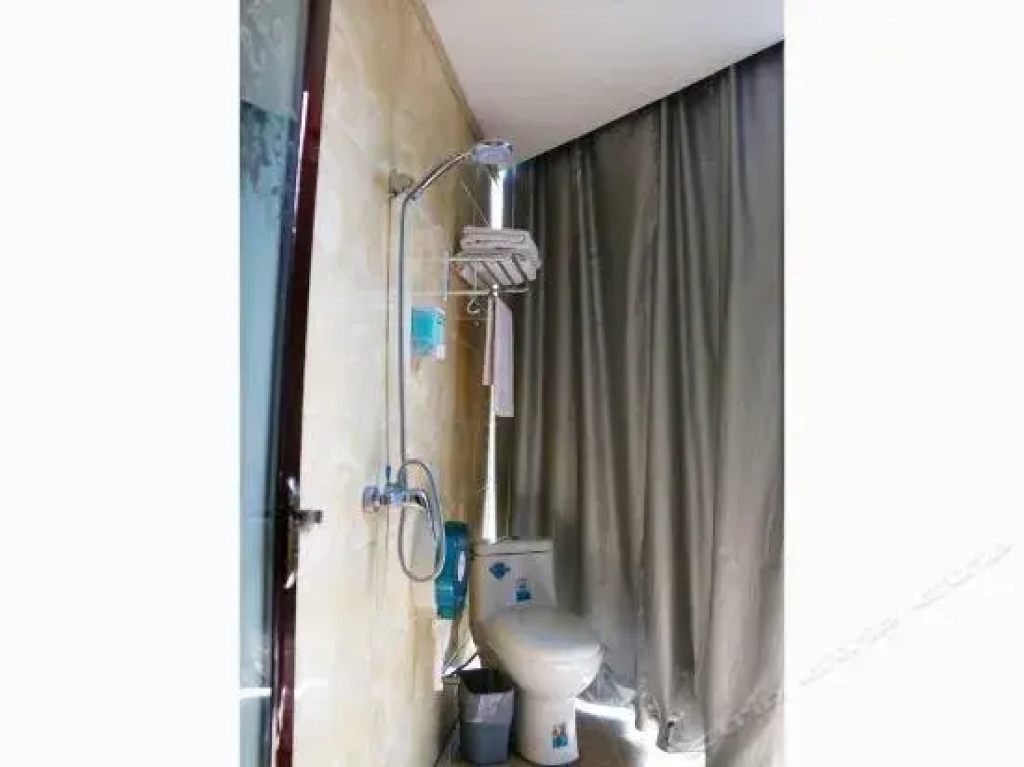 Luzhou Shangyou Hotel