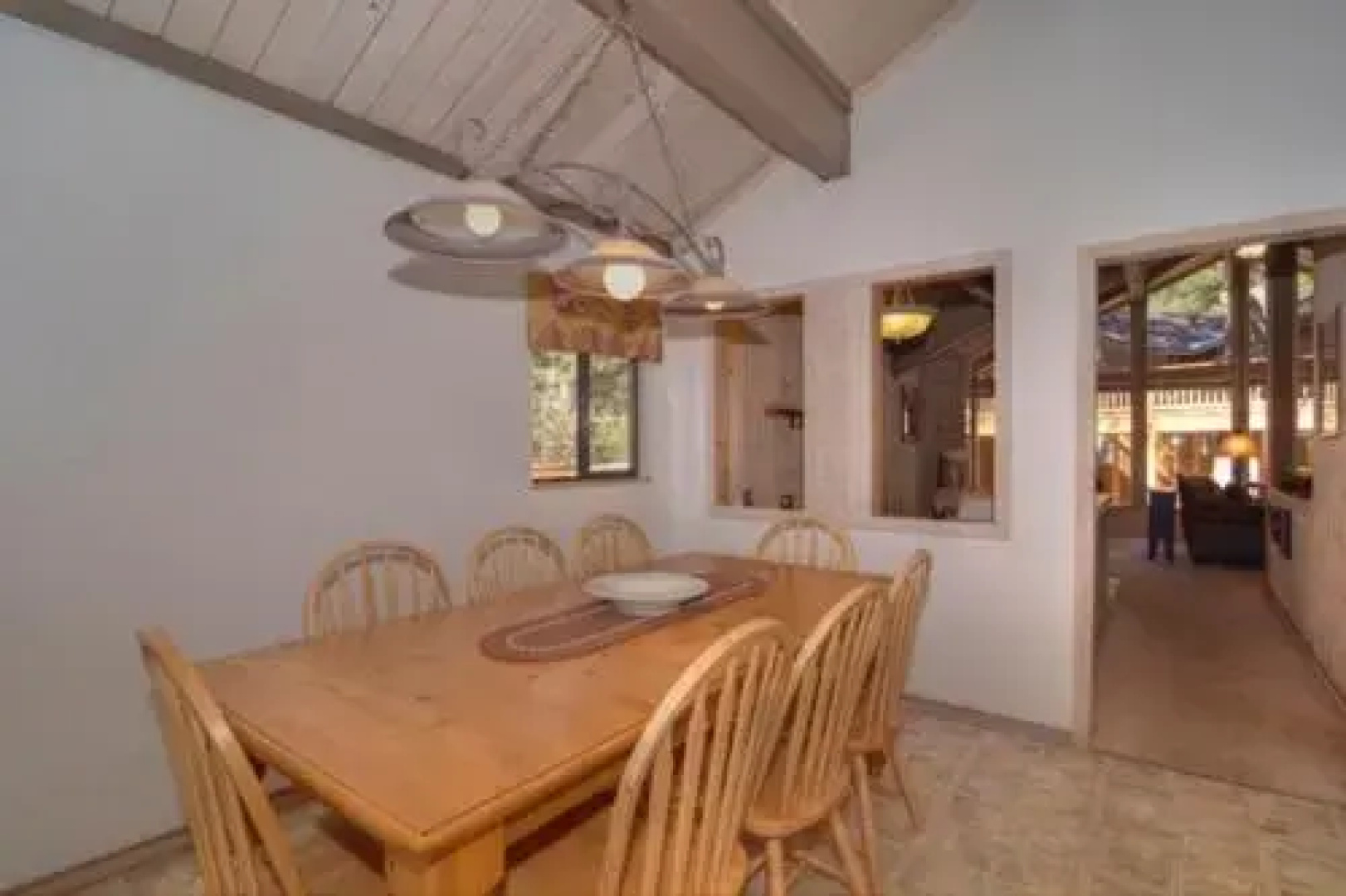 Spacious 3 North Shore Townhome 3 Br townhouse by RedAwning