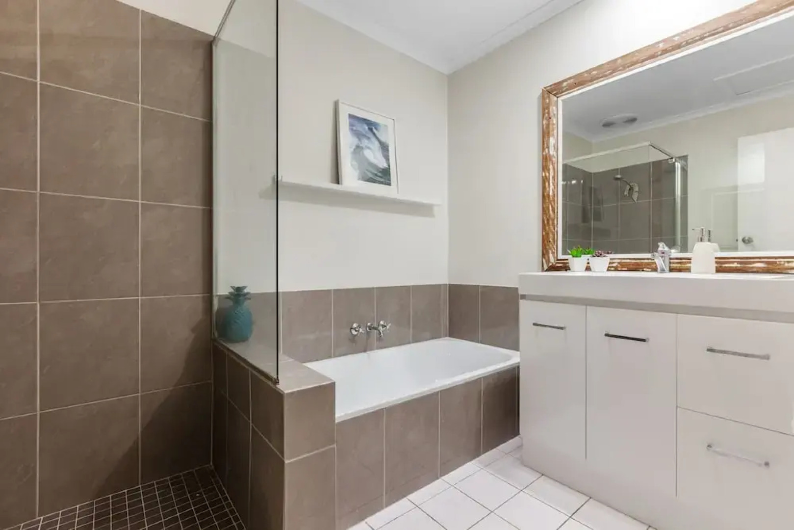 Roomerang at Binya Avenue