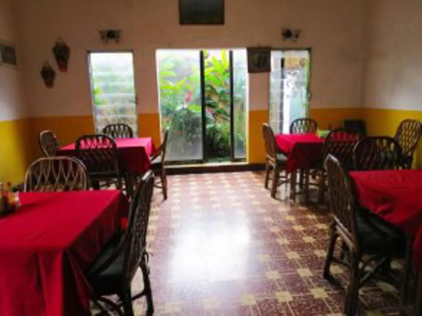 Hostal Tropicana