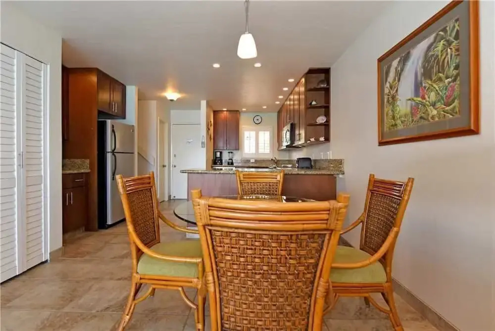 Lokelani #A205 - 2 Br condo by RedAwning