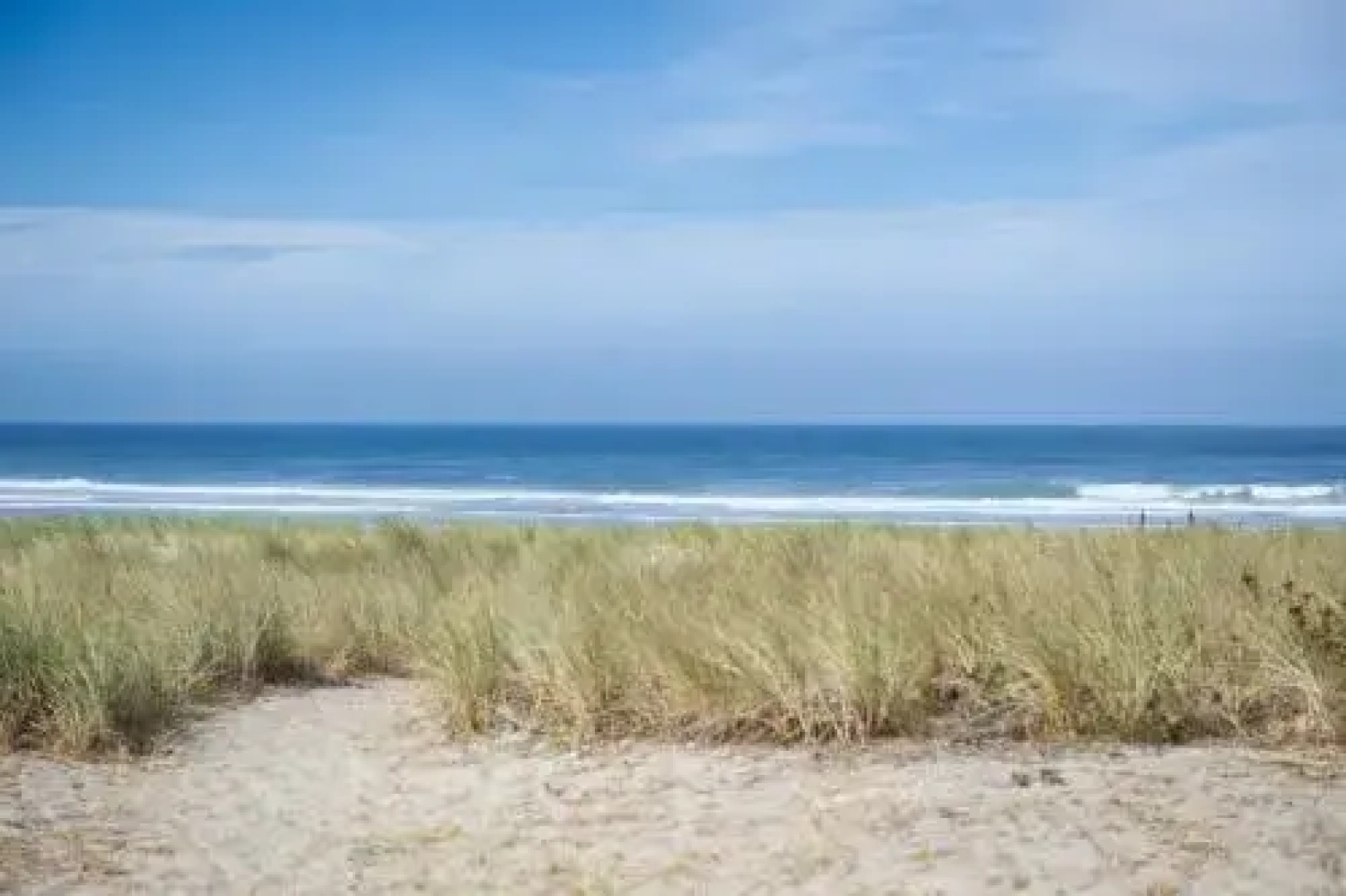 Sand Dune 3 Br cottage by RedAwning