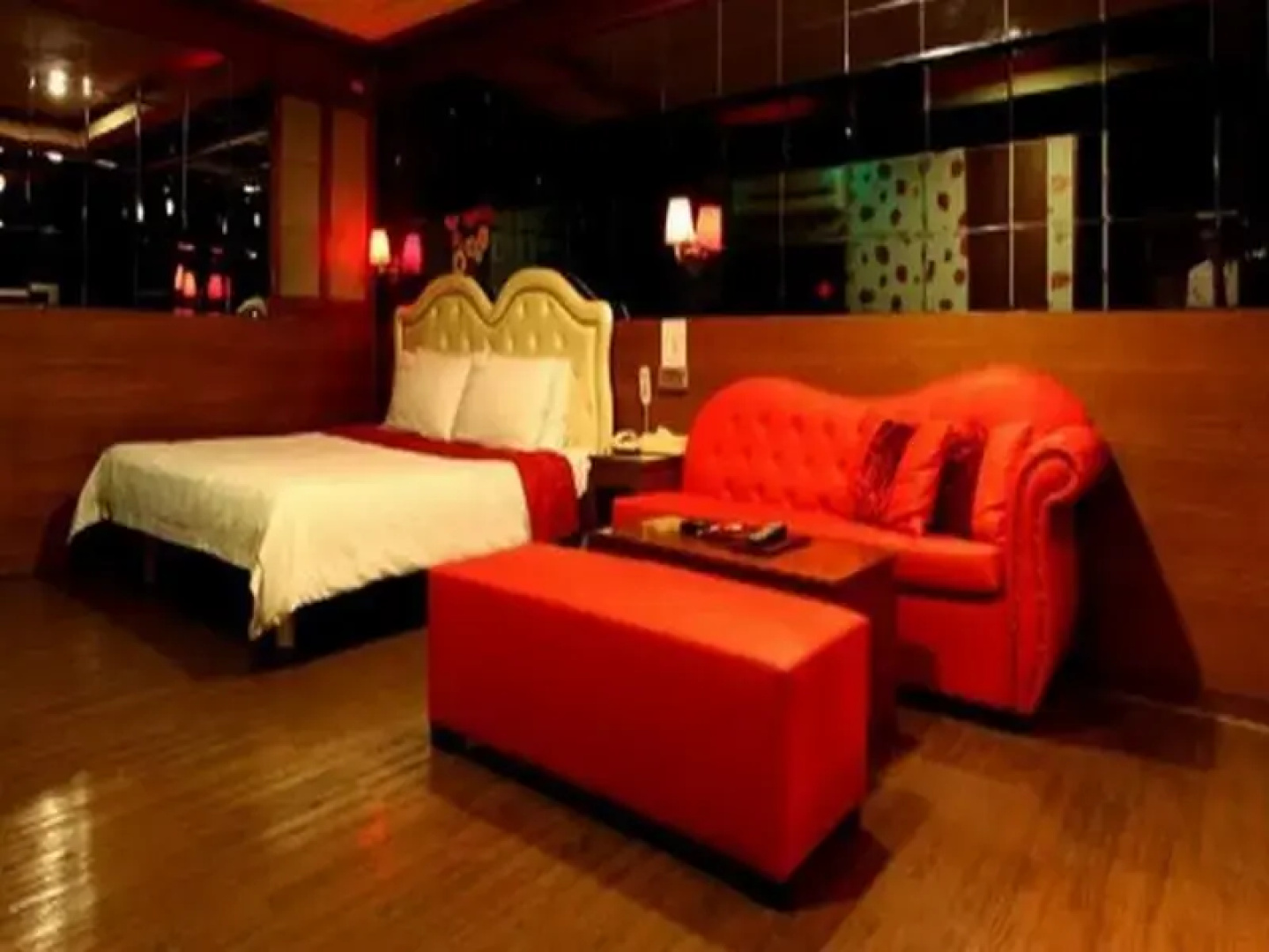 Hotel White Castle