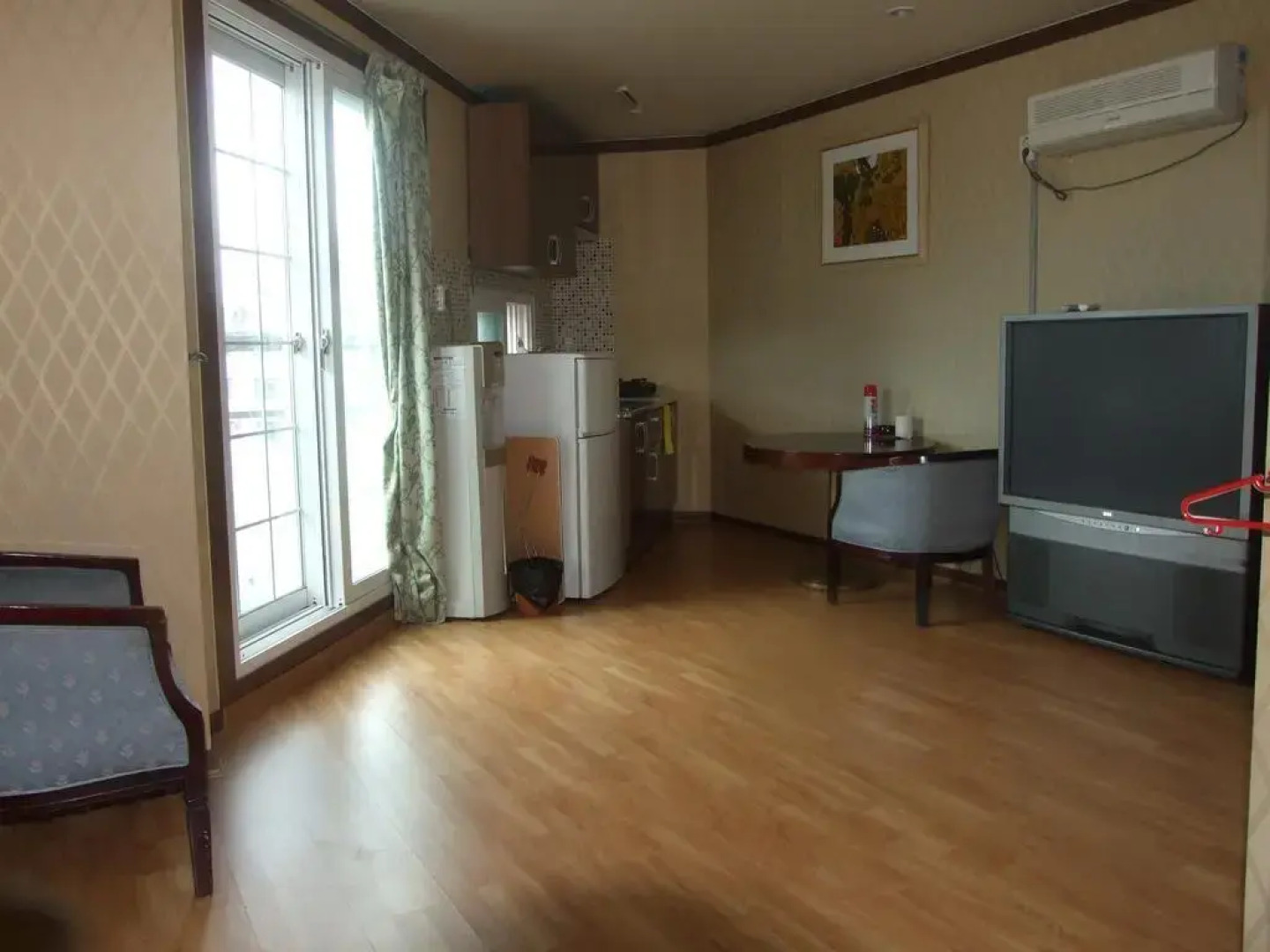 Yangyang White House Pension