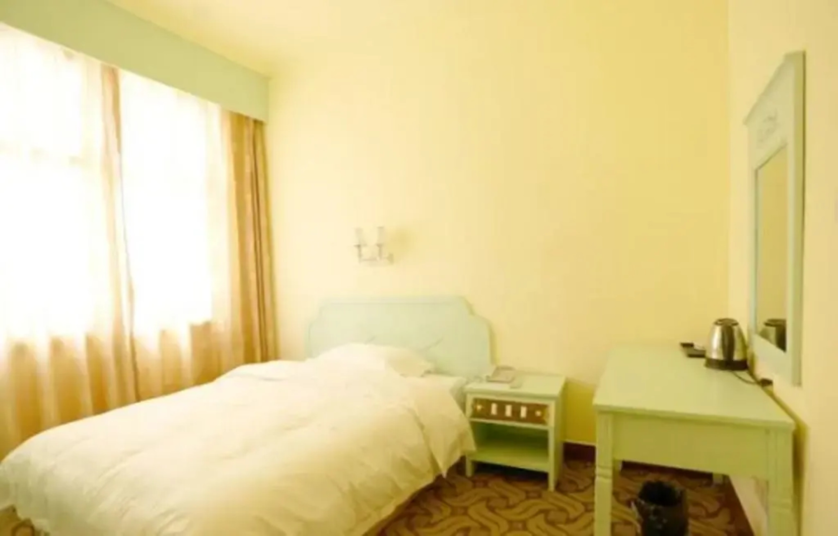 Baofeng Mountain Hotel