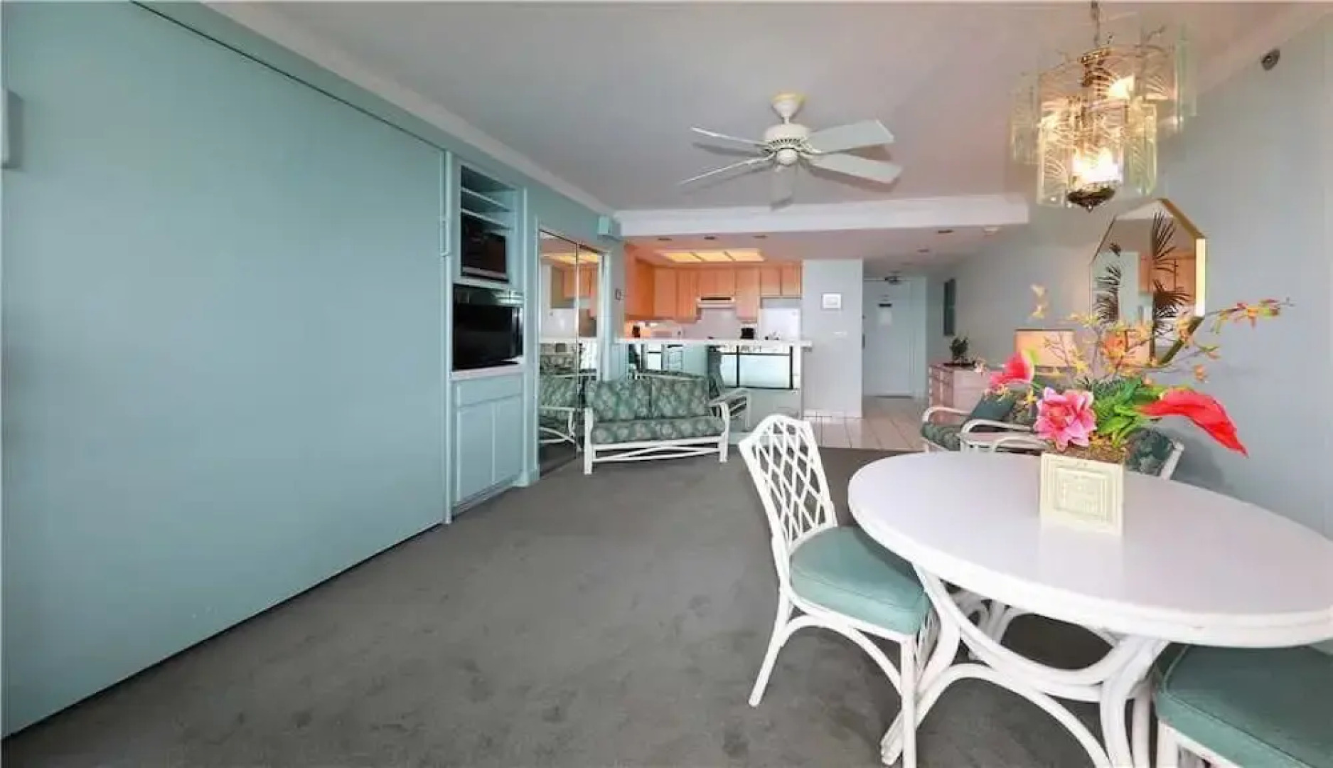 Valley Isle 707 by RedAwning