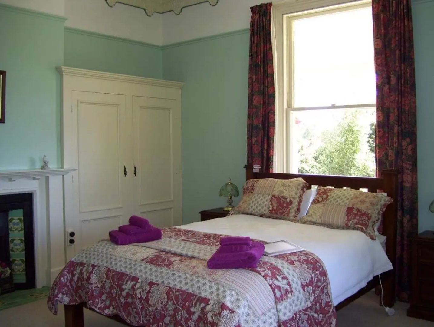 Glendale Bed  Breakfast