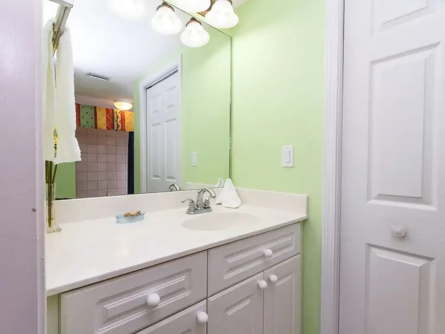 Island Princess 202: Impressive Beachfront Condo, WIFI, BEACH SVC, KEYLESS