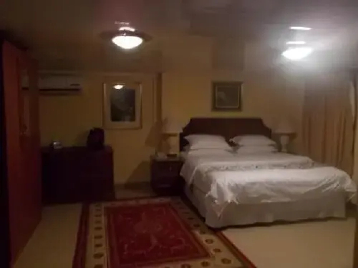 Seaside Suites and Hotel