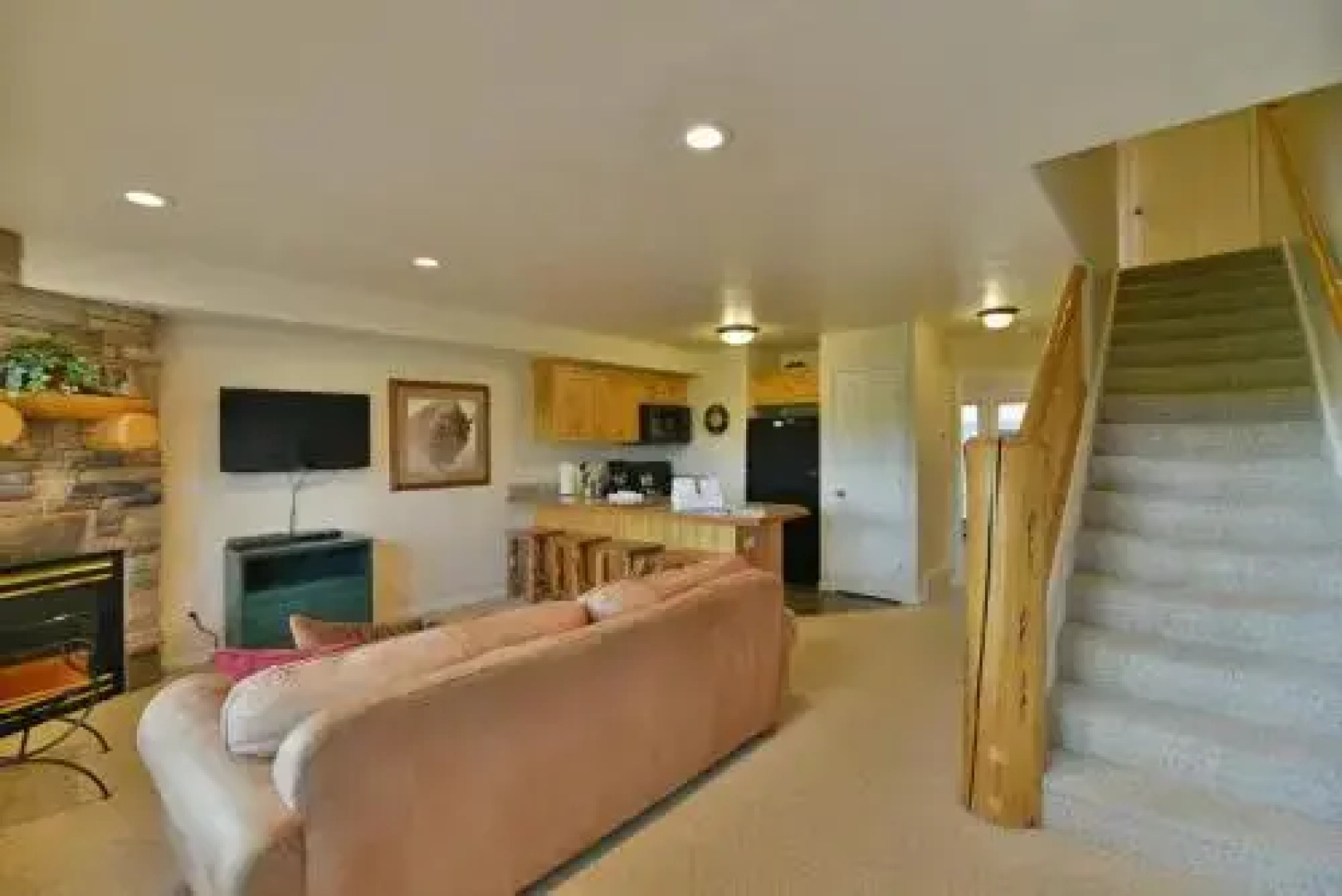 Moose Hollow Condo #1206 at Wolf Creek Resort Near Powder Mountain, Snowbasin, Nordic Valley And Pineview in Eden Utah
