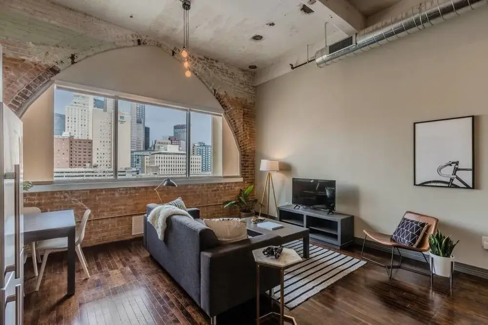 Homey 1BR Unit with Downtown Dallas Views